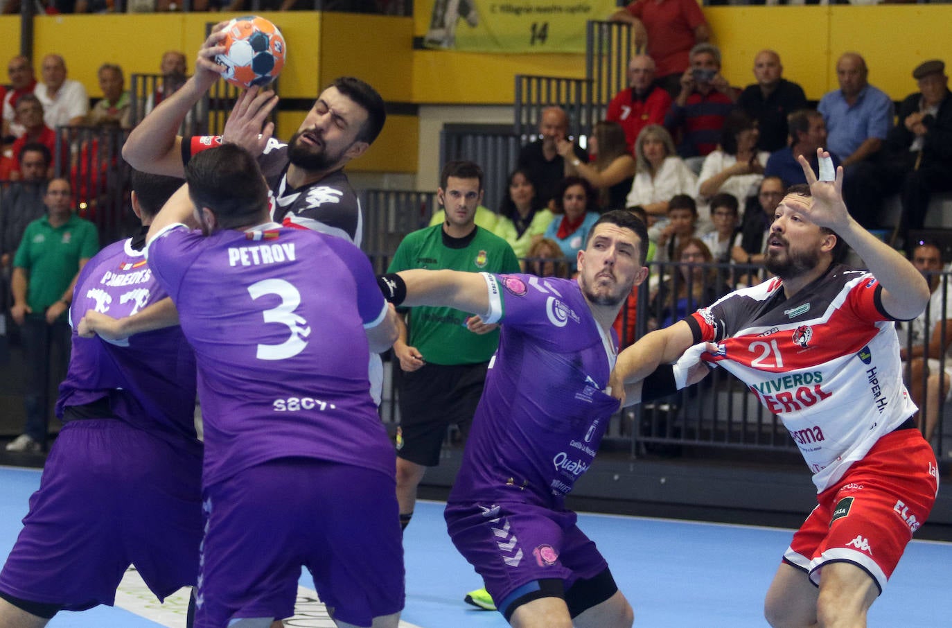Partido entre el Balonmano Nava y el Guadalajara ANTONIO DE TORRE