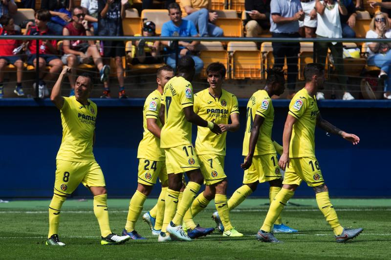 El Villarreal se llevó los tres puntos en juego (2-0) ante el Real Valladolid en La Cerámica en un duelo en el que la mayor ambición local, especialmente en la segunda parte, le dio sus frutos ante un rival que estuvo bien en defensa pero al que le faltó algo más en ataque.