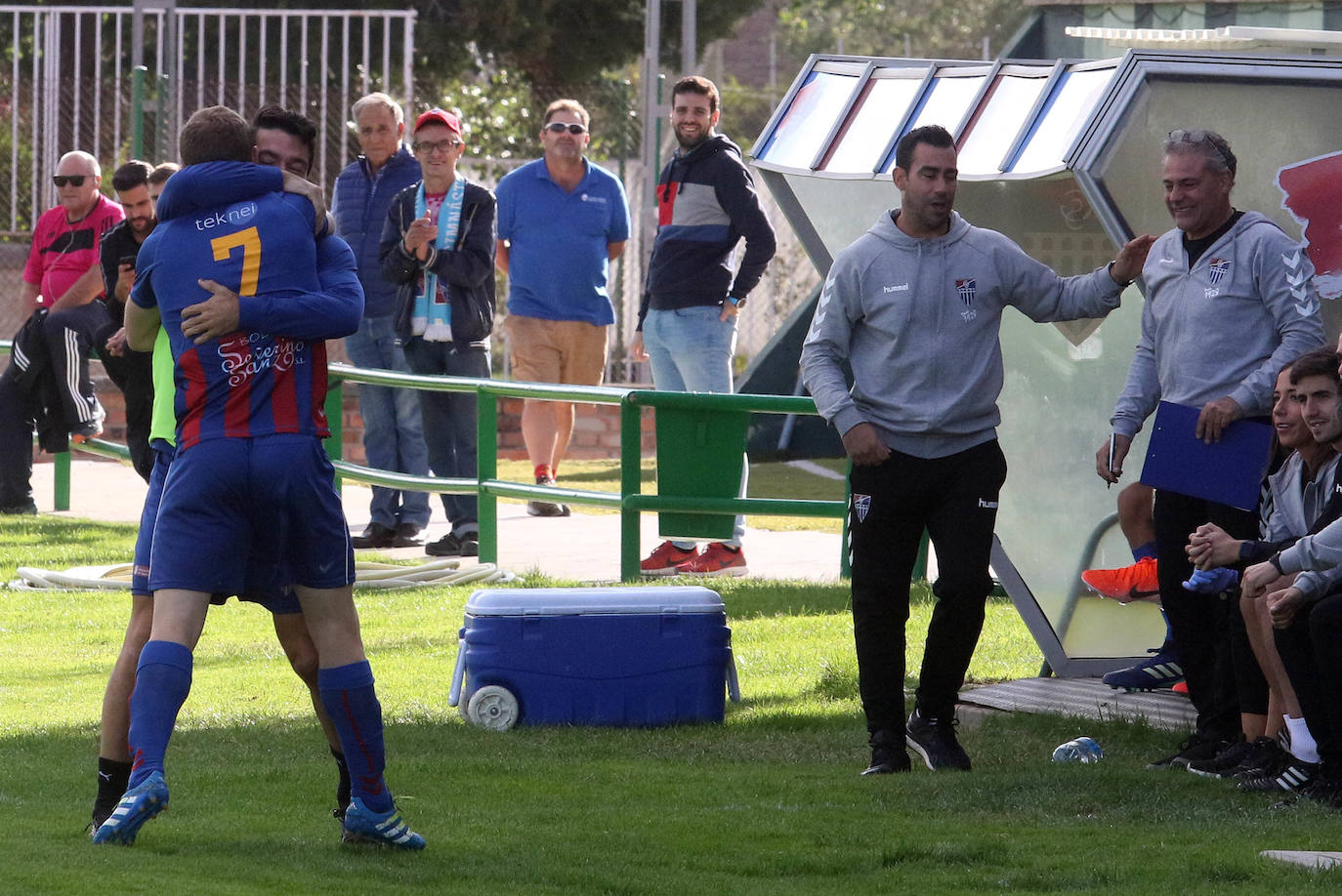 Encuentro entre la Gimnástica Segoviana y el Santa Marta.