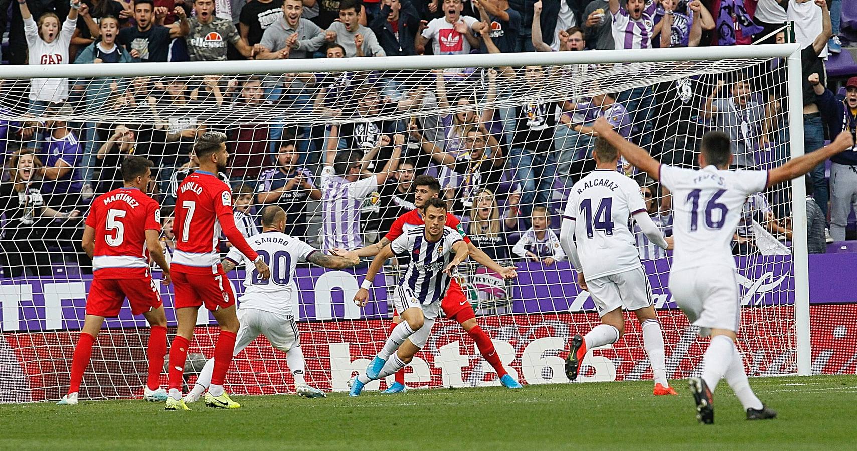 Óscar Plano adelantó al Real Valladolid después de una gran jugada llevada por Nacho, Guardiola y Toni Villa y empató Carlos Fernández