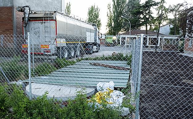 Fosa séptica situada en la fábrica de Progatecsa, en el Camino Viejo de Simancas. 