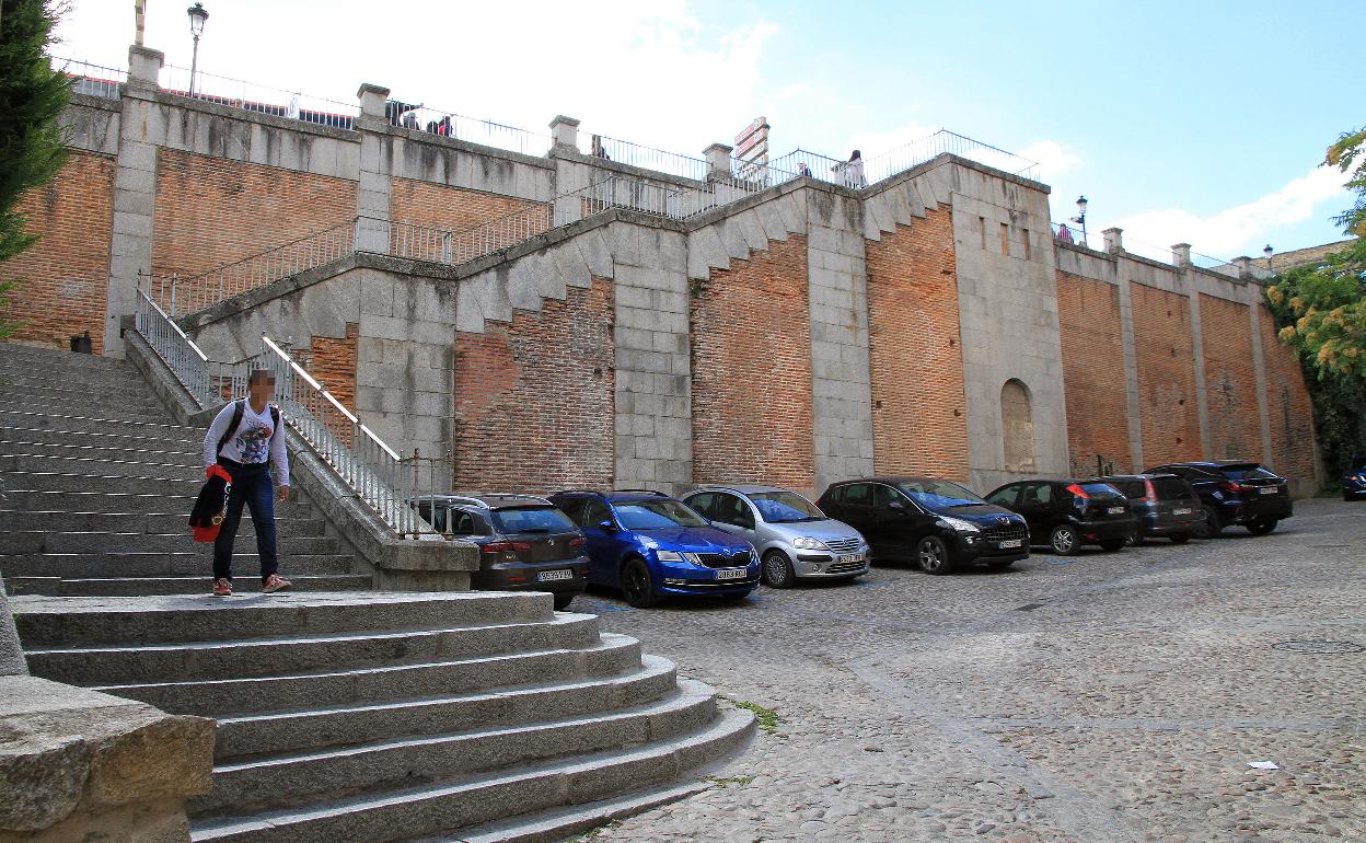 Calle Gascos en la zona donde se instalará el ascensor. 