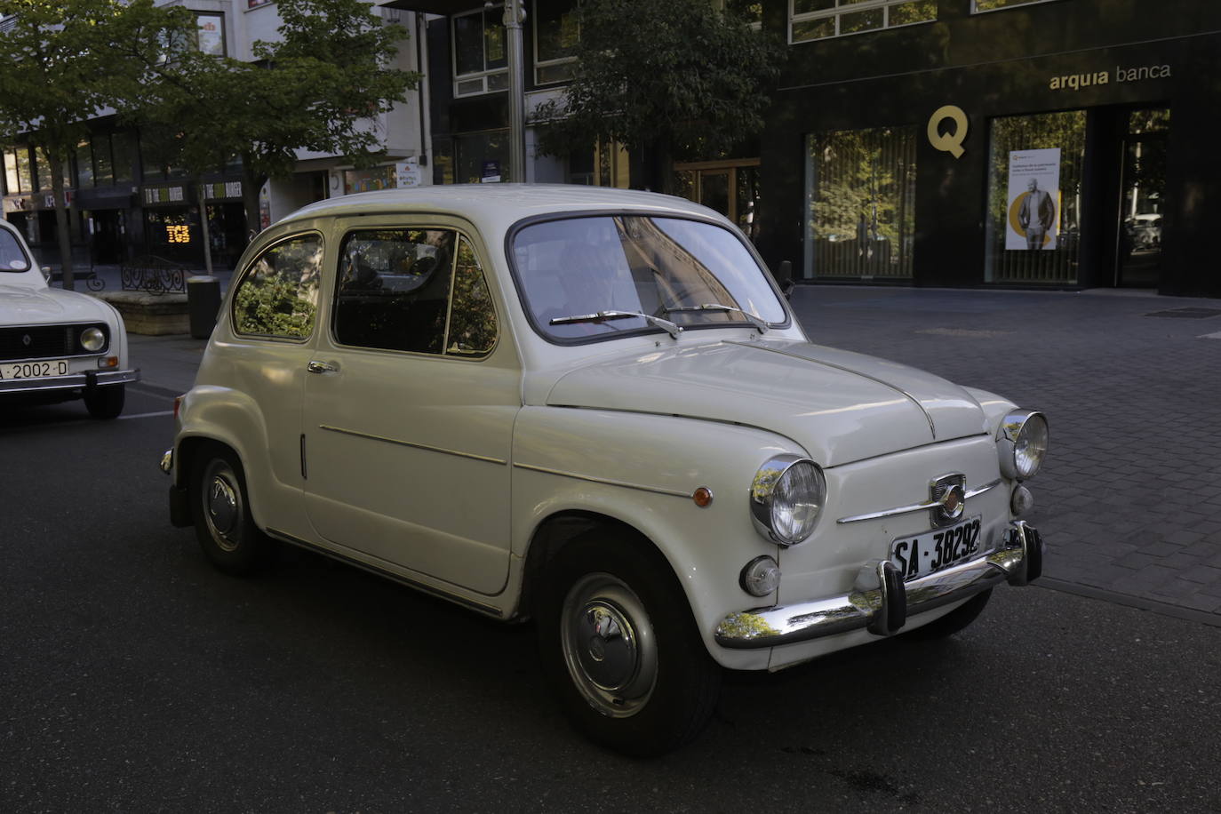 El Valladolid Motor Vintage celebra su séptima edición con récord de participación.