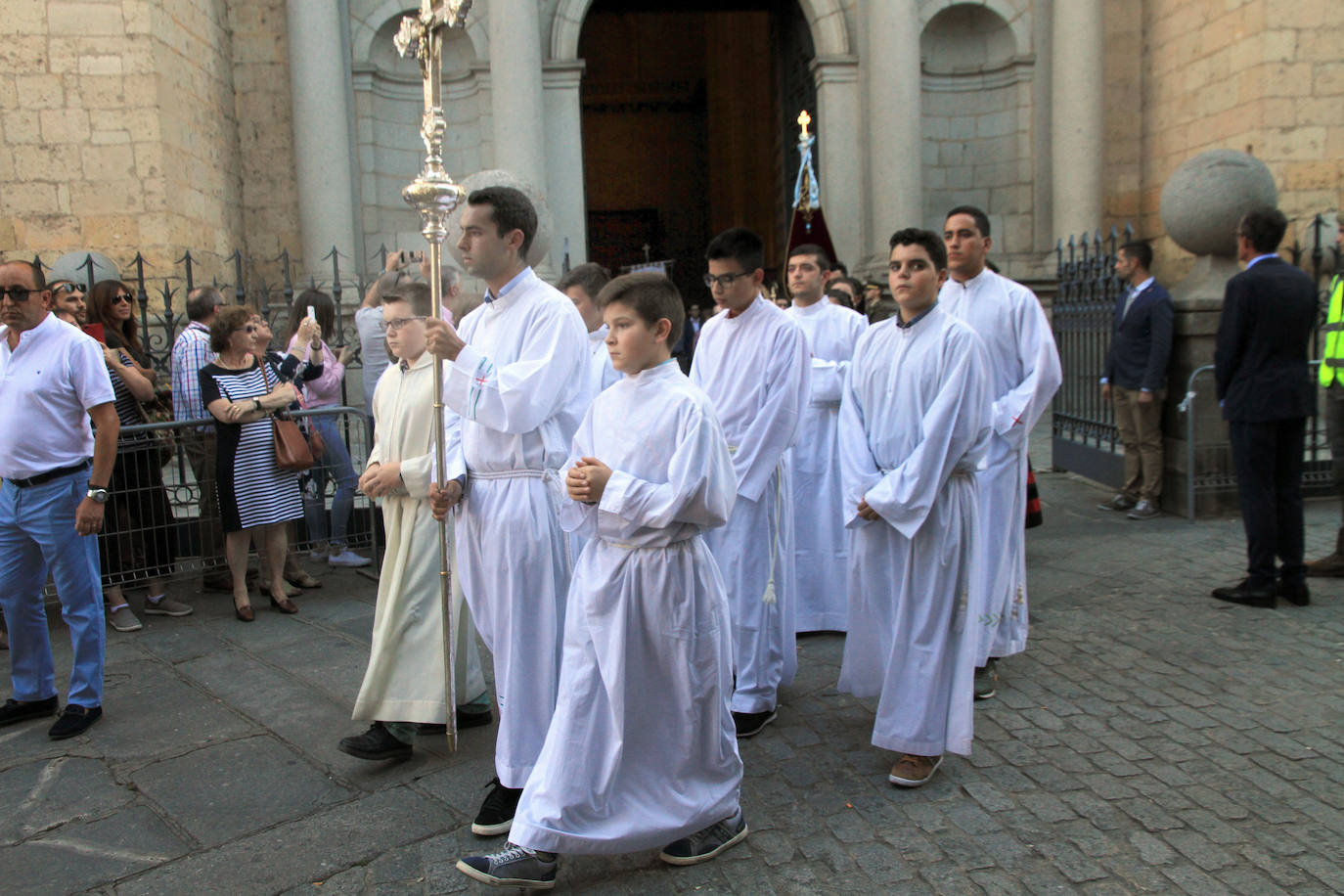 Finaliza la solemne novena de la patrona de Segovia, que ha sido acompañada por miles de segovianos en el traslado desde la Catedral
