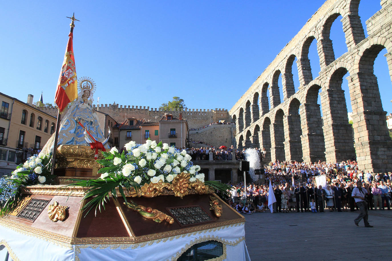 Finaliza la solemne novena de la patrona de Segovia, que ha sido acompañada por miles de segovianos en el traslado desde la Catedral