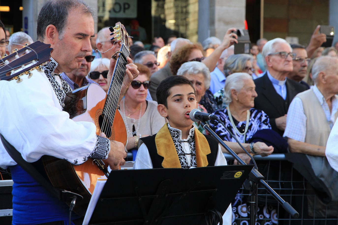Finaliza la solemne novena de la patrona de Segovia, que ha sido acompañada por miles de segovianos en el traslado desde la Catedral