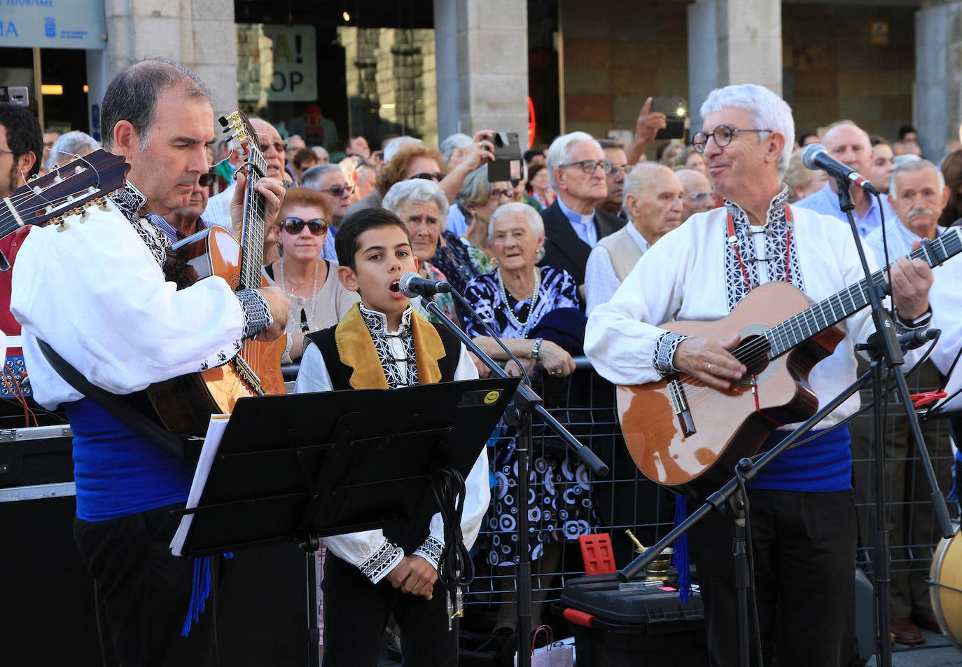 Finaliza la solemne novena de la patrona de Segovia, que ha sido acompañada por miles de segovianos en el traslado desde la Catedral