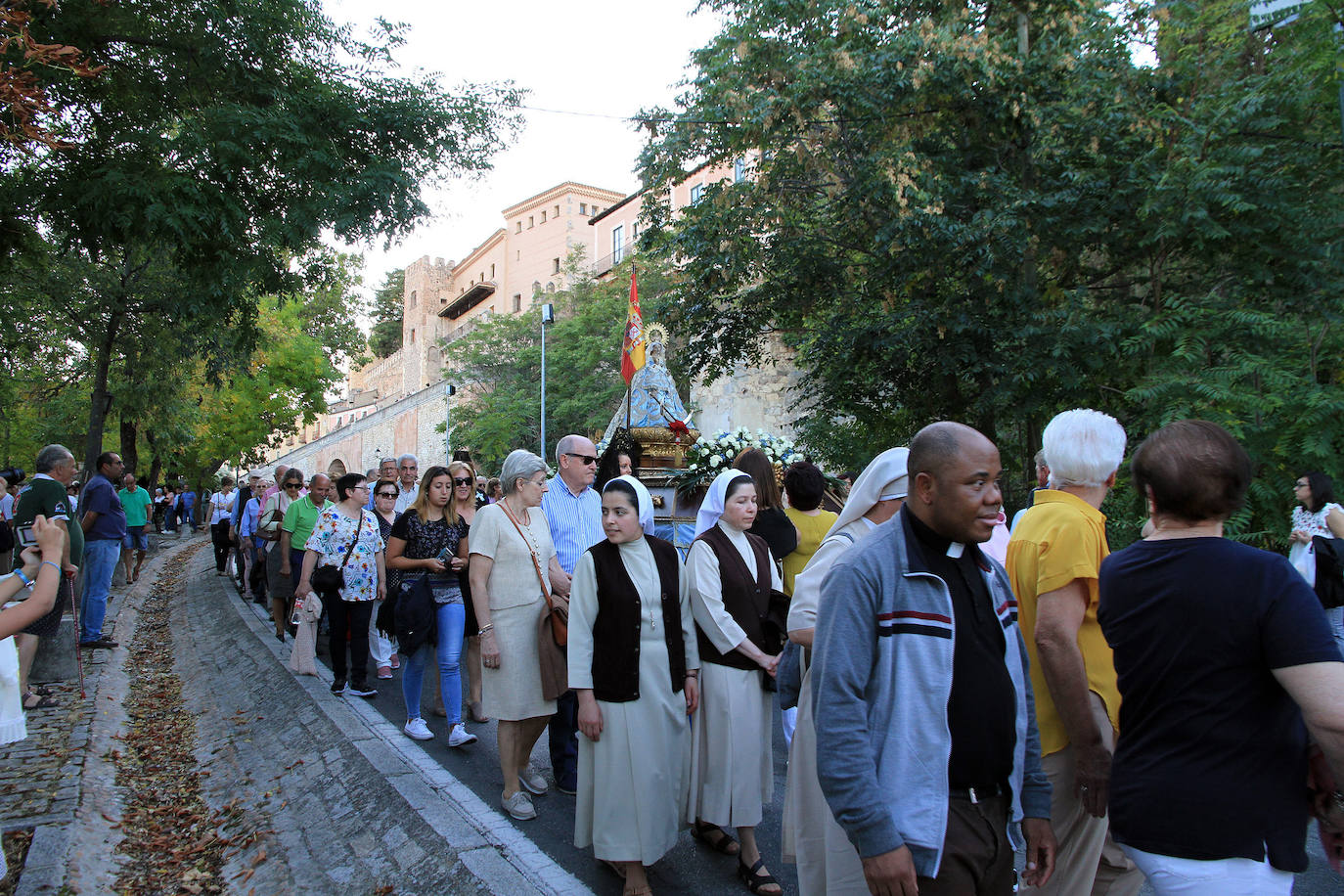 Finaliza la solemne novena de la patrona de Segovia, que ha sido acompañada por miles de segovianos en el traslado desde la Catedral