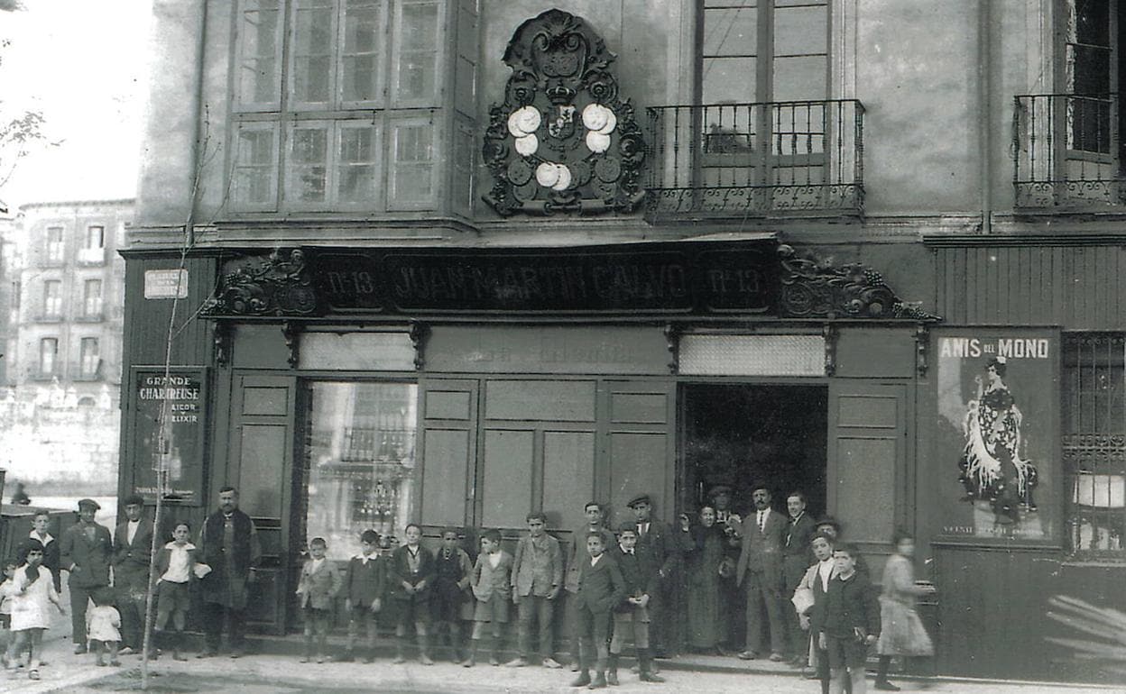 Fachada del bar en una imagen de los años 30 del pasado siglo. 