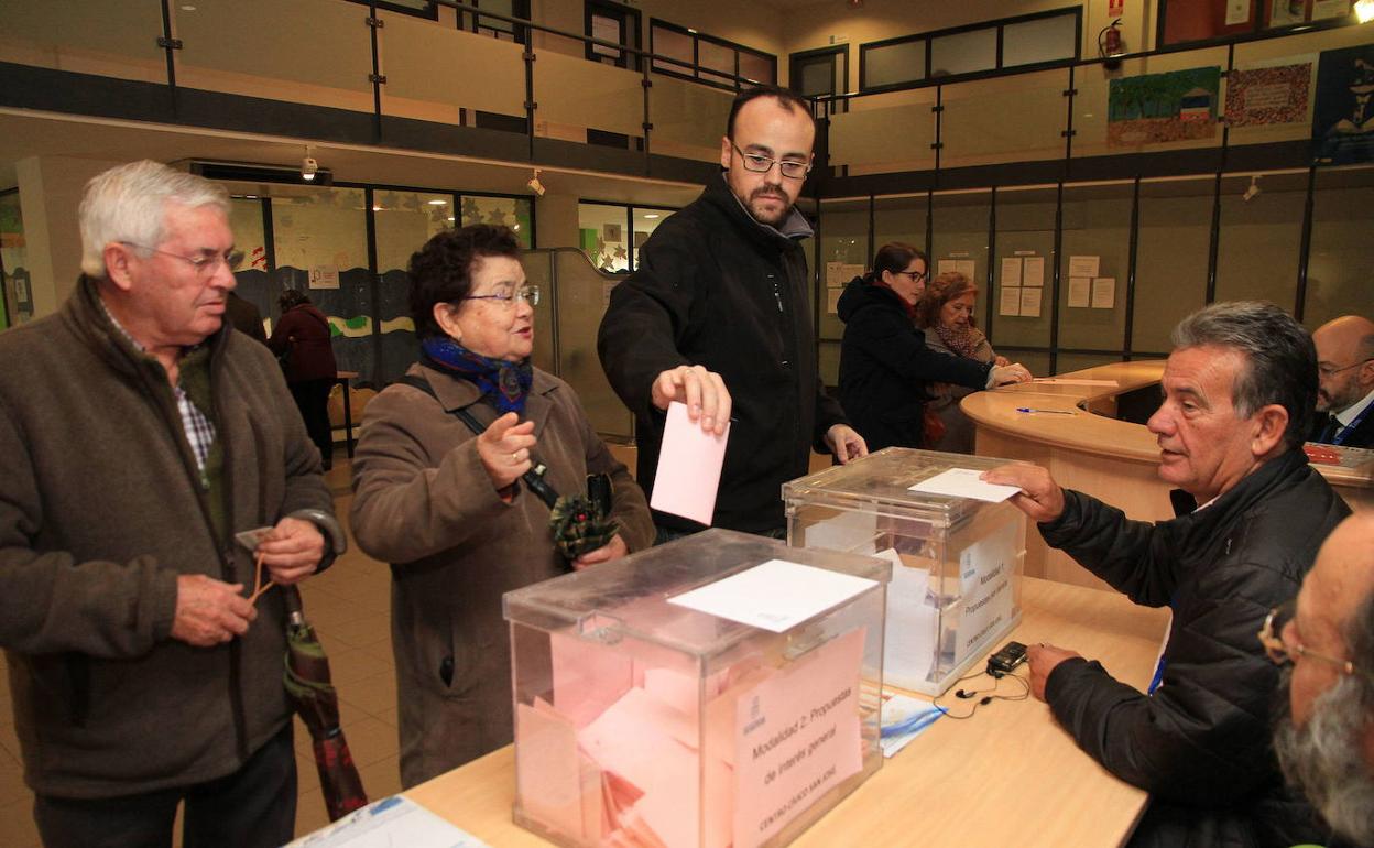 En noviembre del año pasado, vecinos de Segovia votaron por primera vez los presupuestos participativos. 