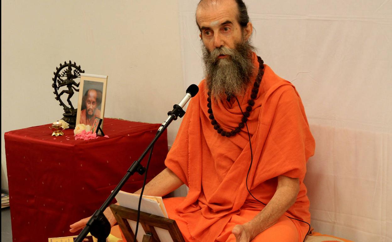 Swami Satyananda, durante el seminario que ofreció este sábado en Palacio Quintanar.