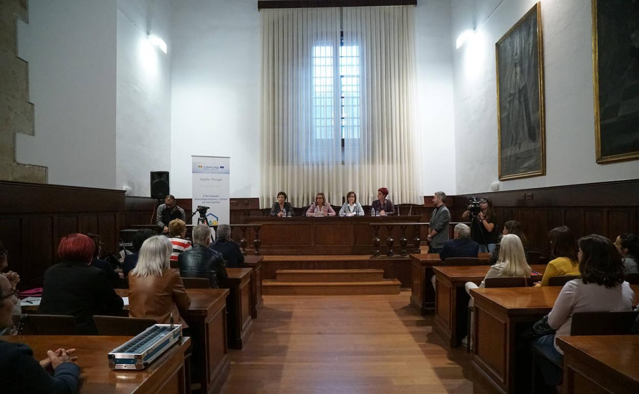 Presentación del proyecto Neuroqualyfam en el Aula Dorado Montero. 