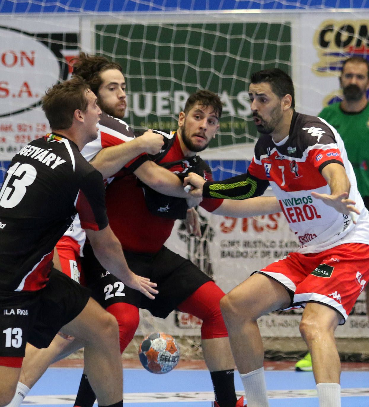 Partido entre el Balonmano Nava y el Logroño 