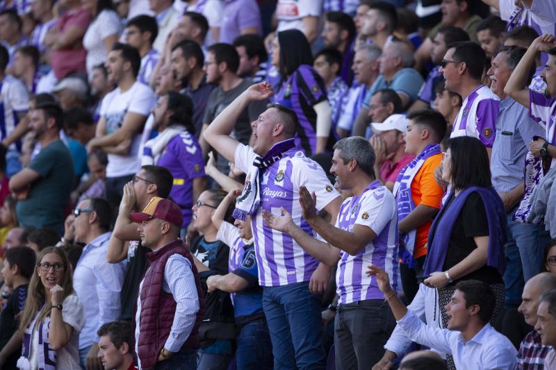 Salisu marca a Morata.