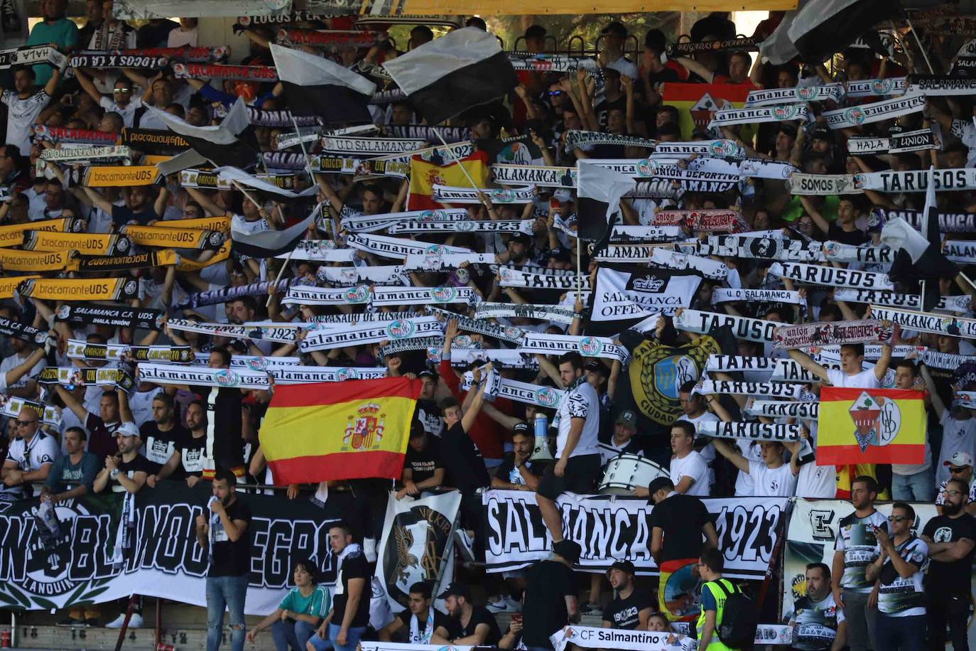 Los jugadores del Salamanca CF UDS y Unionistas. 