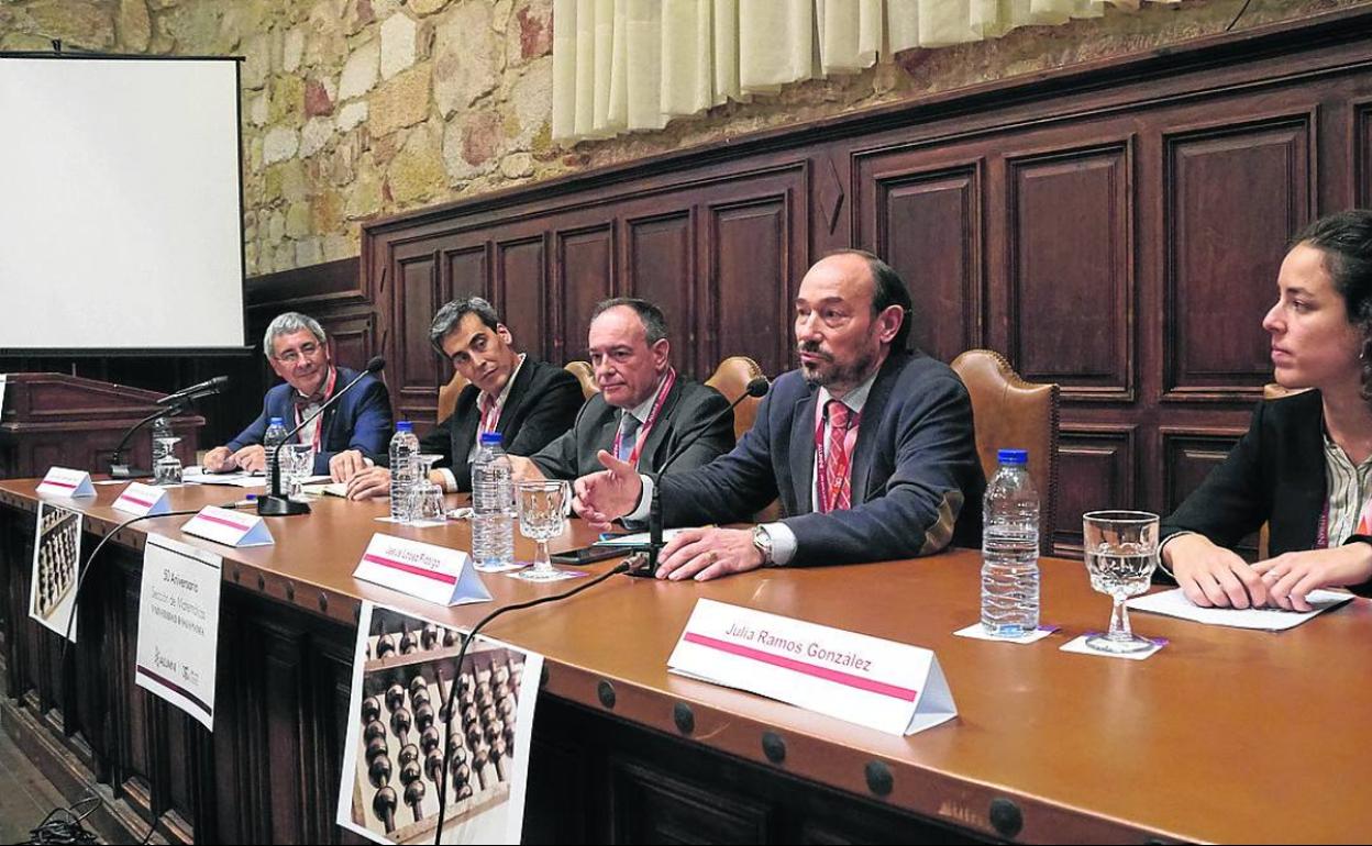 Participantes en la mesa redonda celebrada en el Aula Unamuno