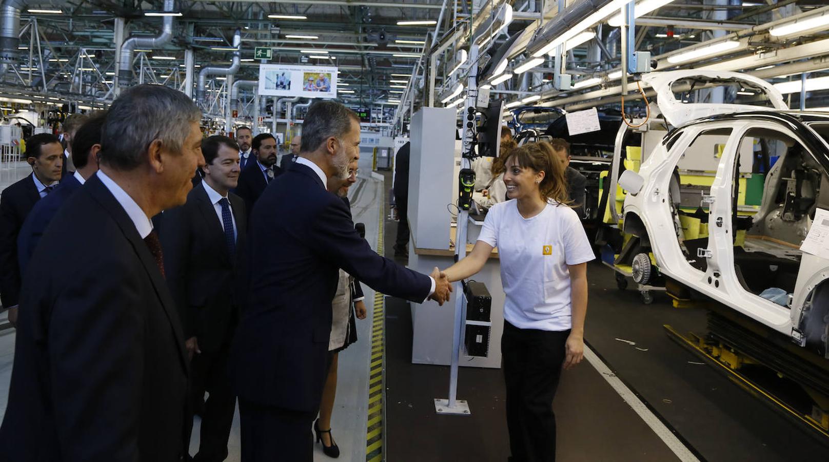 Fotos: El Rey Felipe VI visita la factoría de carrocería y montaje de Renault Valladolid