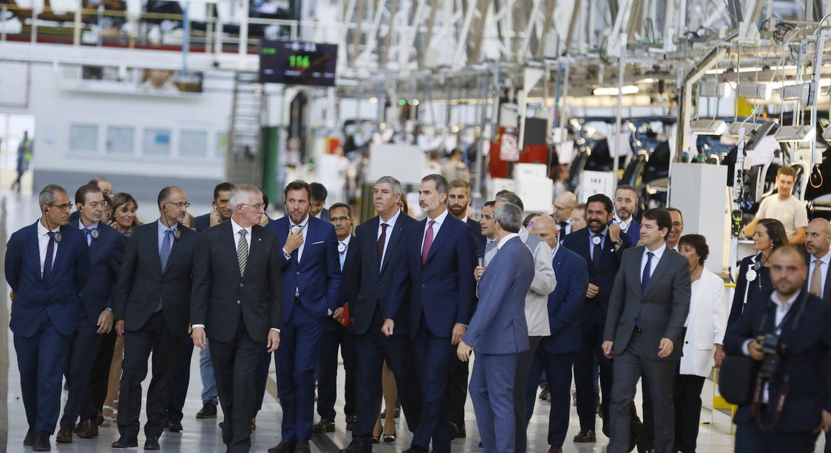 Fotos: El Rey Felipe VI visita la factoría de carrocería y montaje de Renault Valladolid
