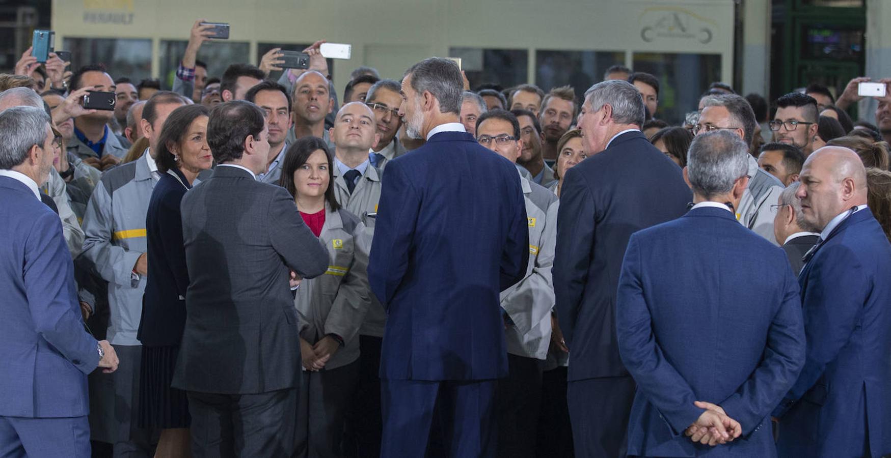 Fotos: El Rey Felipe VI visita la factoría de carrocería y montaje de Renault Valladolid