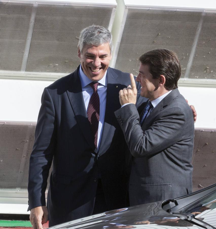 Fotos: El Rey Felipe VI visita la factoría de carrocería y montaje de Renault Valladolid