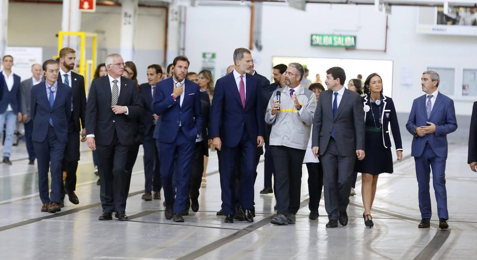 Fotos: El Rey Felipe VI visita la factoría de carrocería y montaje de Renault Valladolid