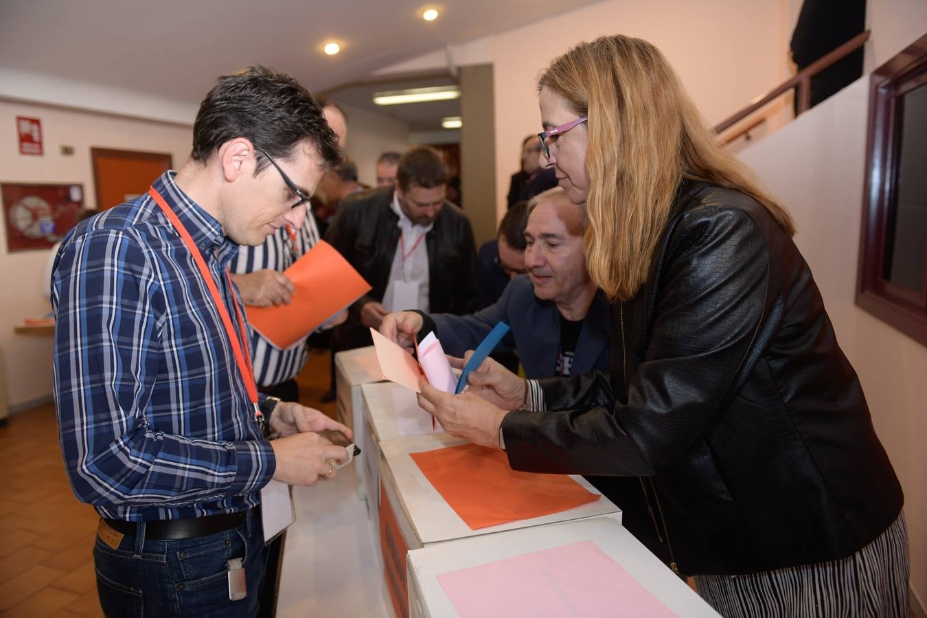 Escarda consigue el apoyo del 94% de los votos para su nueva ejecutiva, que mantiene como pilares fuertes a Raquel Alonso (Organización) y a Francisco Ferreira (Política Municipal), ambos de la anterior dirección 