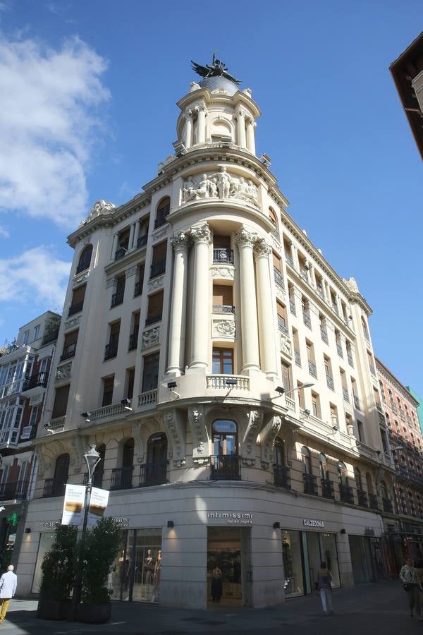 Edificio 'La Unión y el Fénix' que se restaurará para apartamentos turísticos.