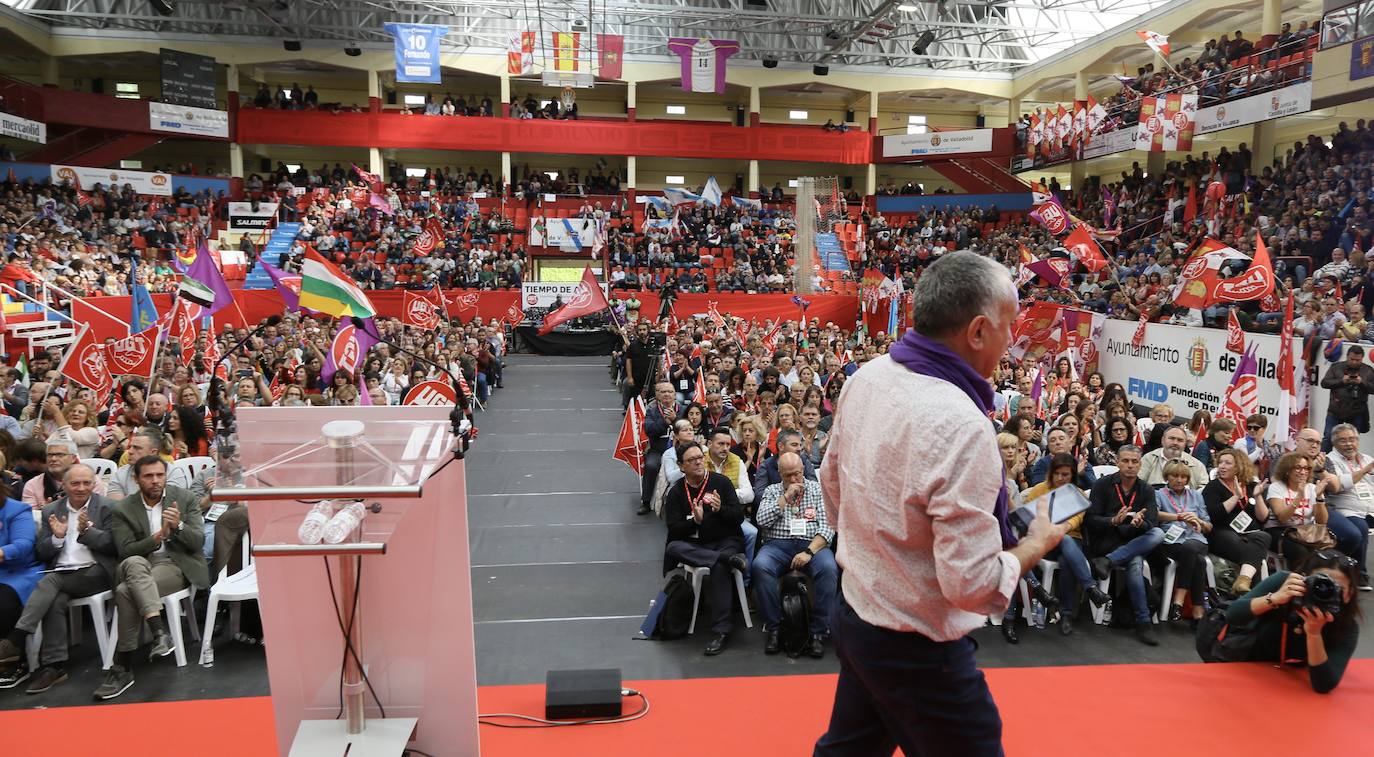 2.400 delegados sindicales de UGT de toda España se dan cita en el Polideportivo Huerta del Rey de Valladolid. 