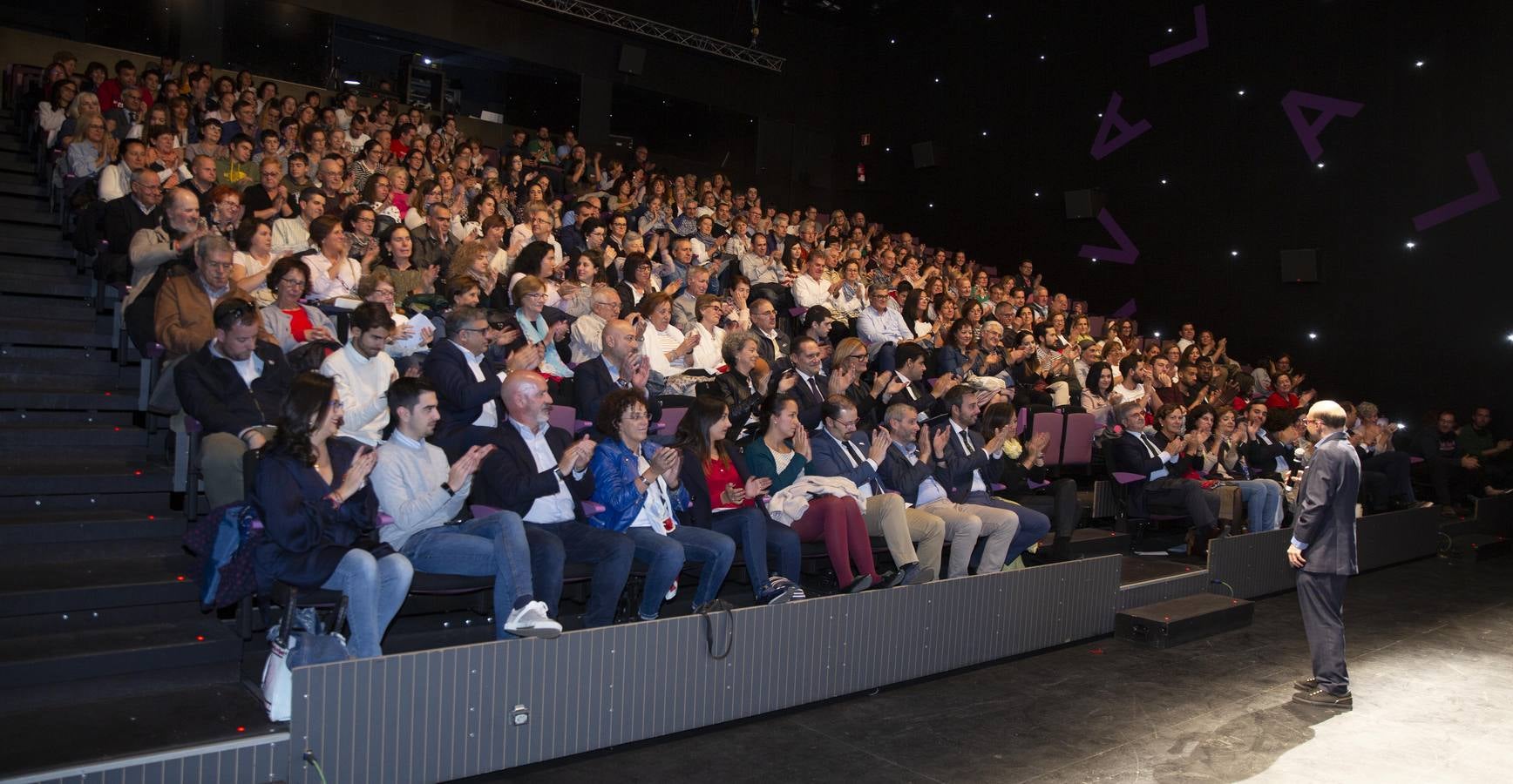 Fotos: Conferencia del actor Jesús Vidal organizada por Unicaja Banco en Valladolid