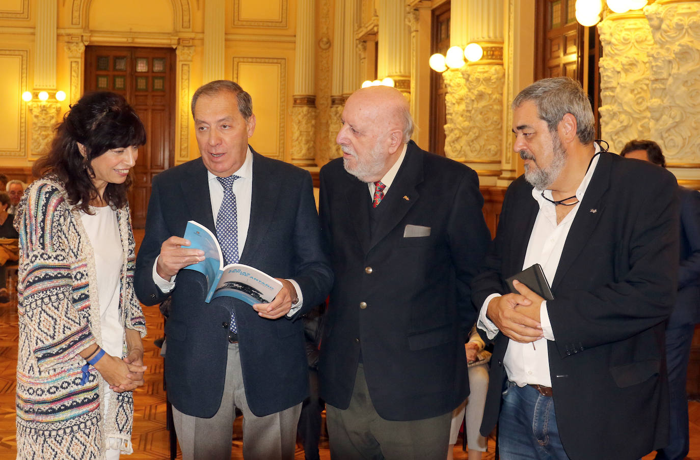 Presentación del libro 'Valladolid y sus ferias' del Periodista José Miguel Ortega, en el Aula de Cultura del Norte de Castilla.