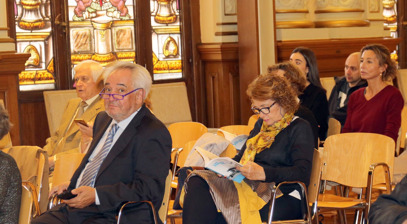 Presentación del libro 'Valladolid y sus ferias' del Periodista José Miguel Ortega, en el Aula de Cultura del Norte de Castilla.