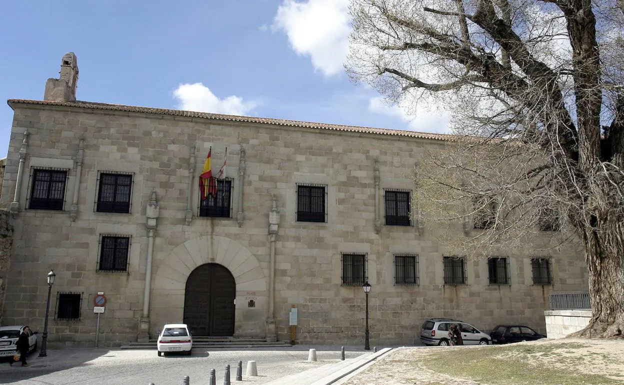 Fachada de la Audiencia Provincial de Ávila.