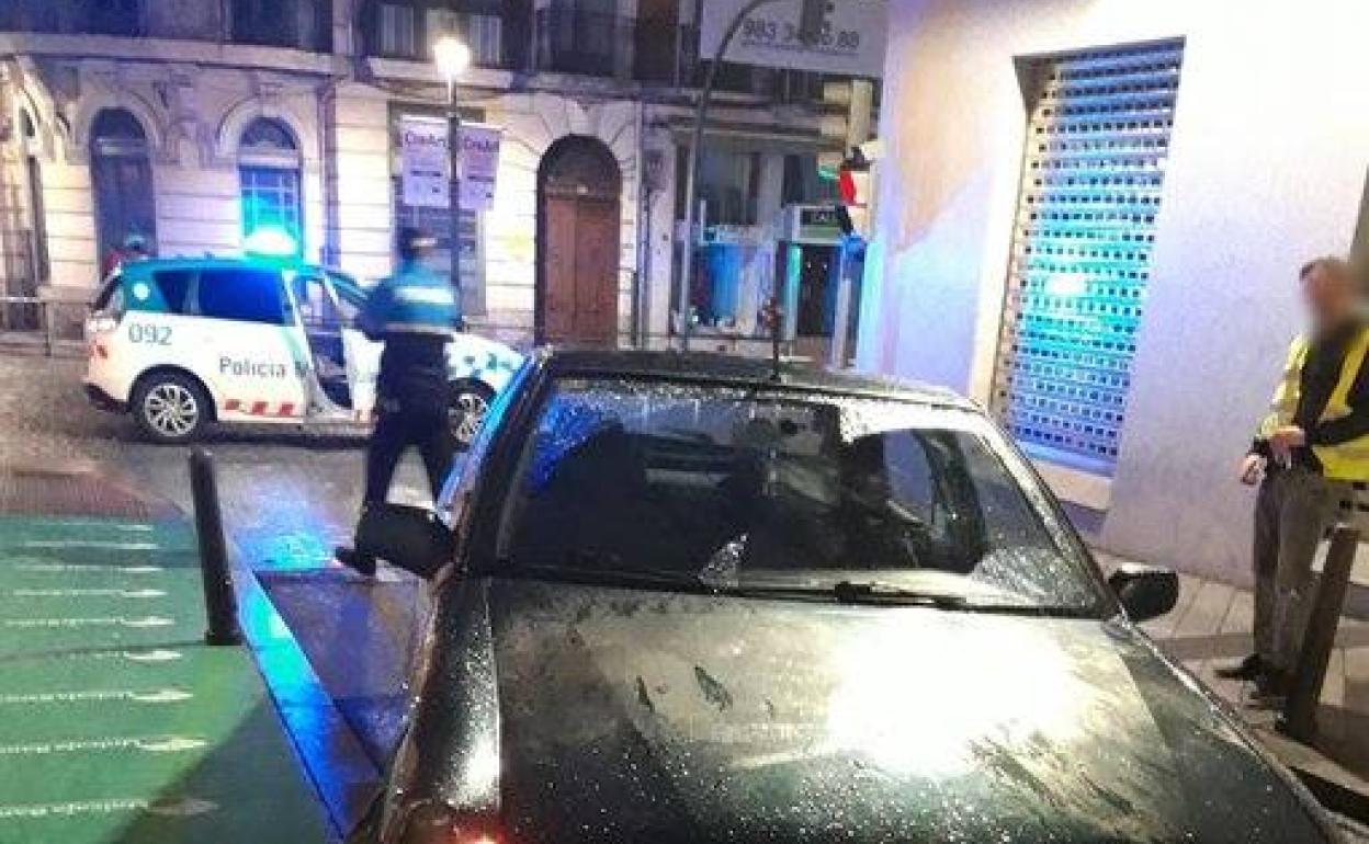 Positivo en alcohol tras chocar contra un bolardo en la calle Leopoldo Cano de Valladolid