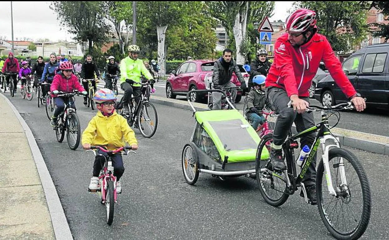 Participantes en la Bicicletada Popular. 