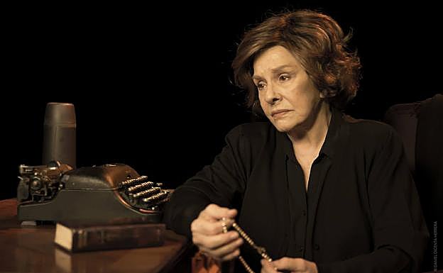 Lola Herrera caracterizada para 'Cinco horas con Mario'. 