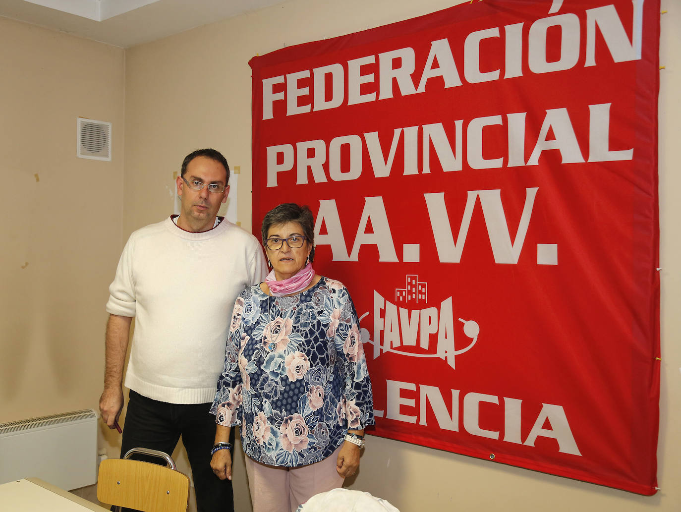 El nuevo presidente de la federación Sergio de los Bueis, junto a su predecesora, Mayte Rodríguez. 