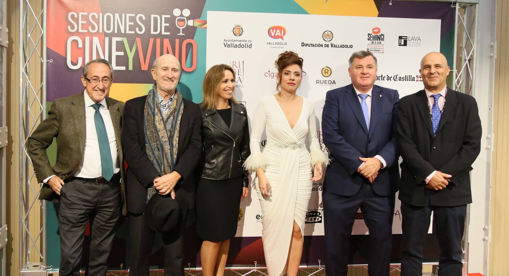 El festival entrega el galardón a la bodega en reconocimiento a su trayectoria desde 1927 como pionera de la Ribera del Fuero | La gala fue presentada por la actriz Ana Arias
