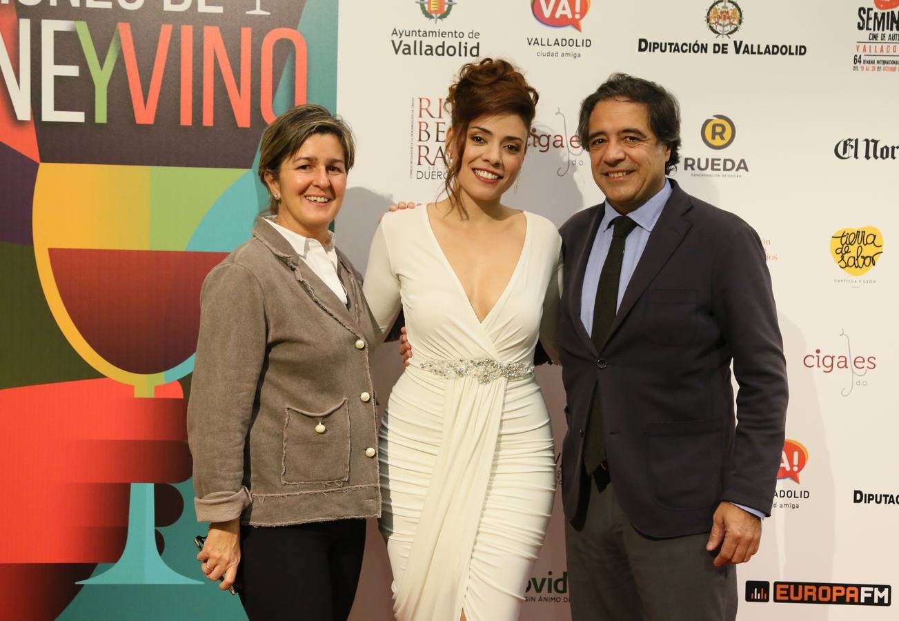 El festival entrega el galardón a la bodega en reconocimiento a su trayectoria desde 1927 como pionera de la Ribera del Fuero | La gala fue presentada por la actriz Ana Arias