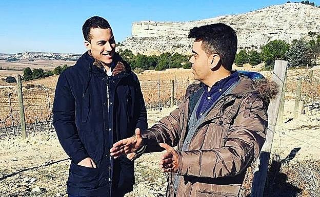 El sumiller Guillermo Cruz y Pedro Ruiz Aragoneses, CEO de Pago de Carraovejas. 