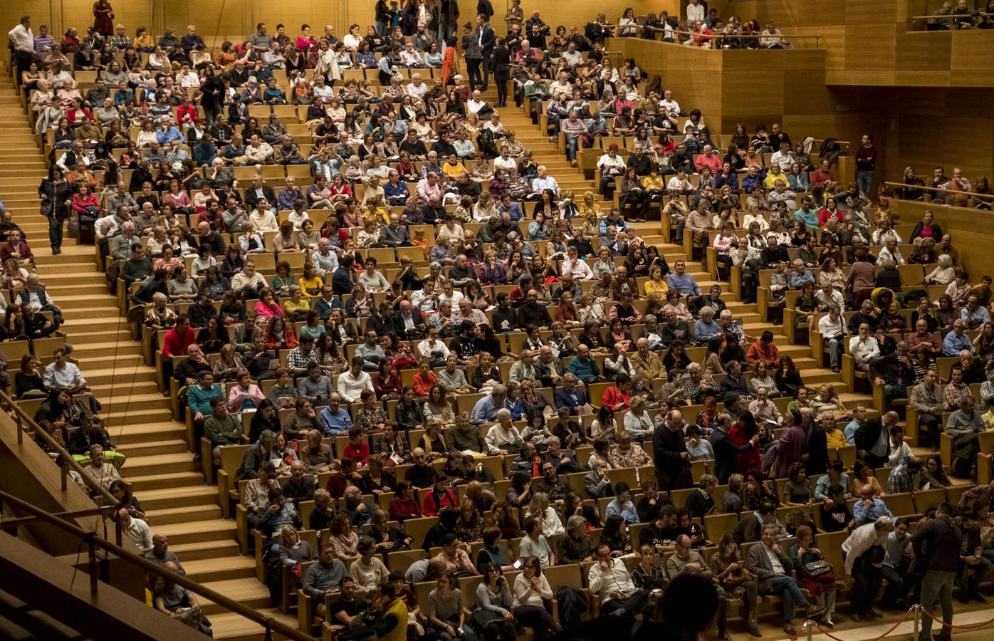 La proyección ha estado acompañada de música en directo a cargo de la Orquesta Sinfónica de Castilla y León dirigida por Rubén Gimeno