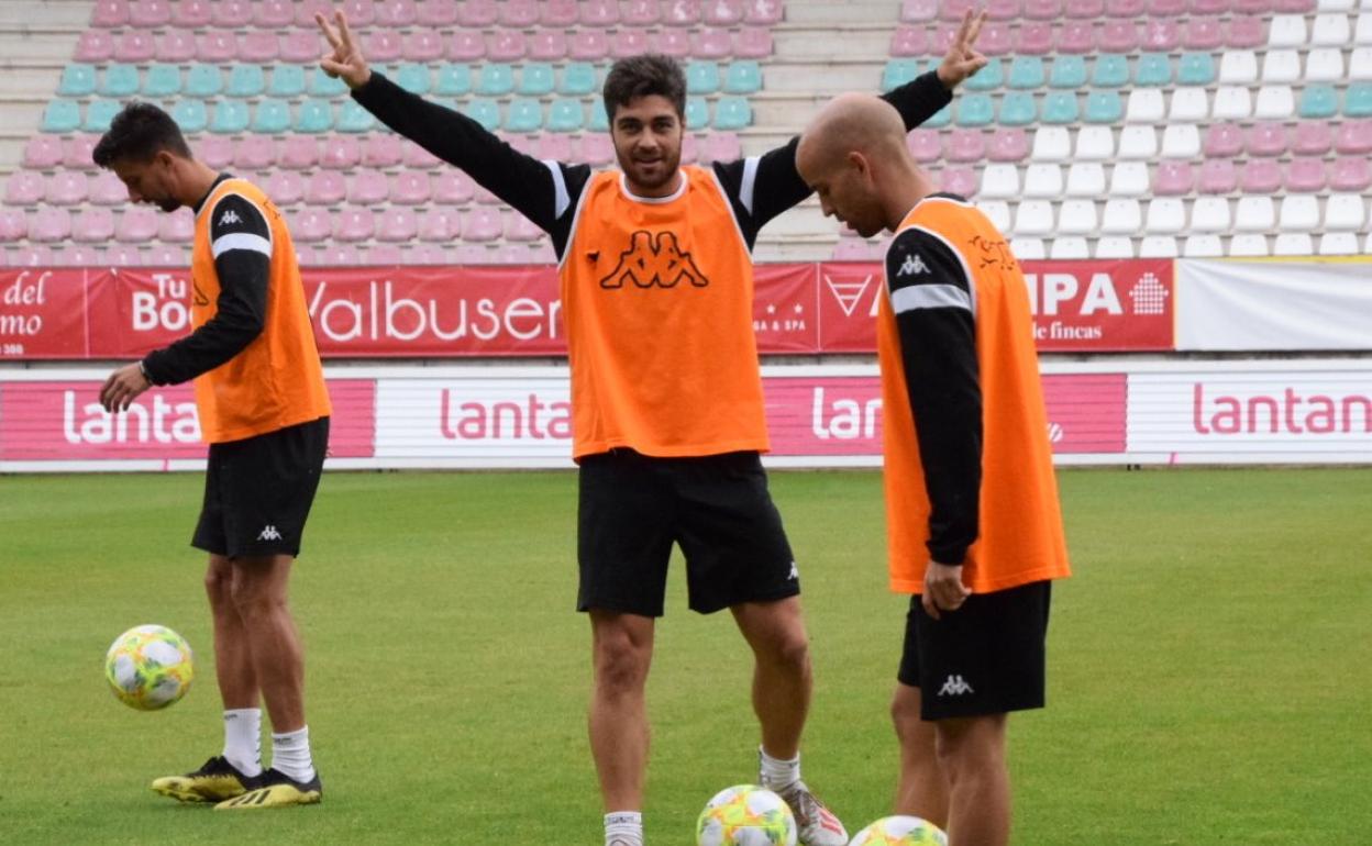 Juanan y Coque, en un entrenamiento del Zamora junto a un compañero. 