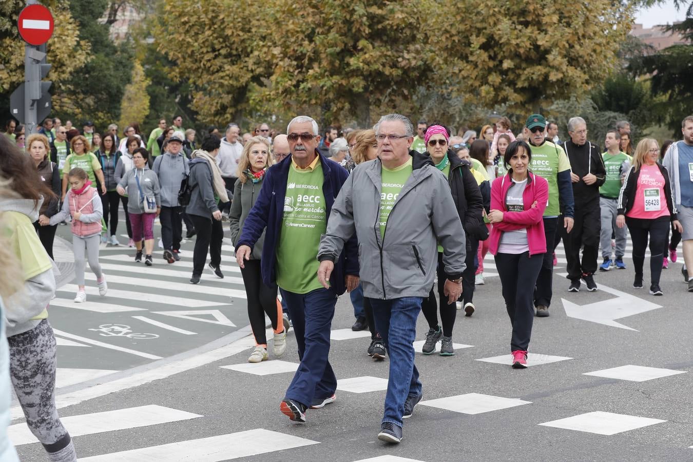 Participantes en la marcha contra el cáncer. 