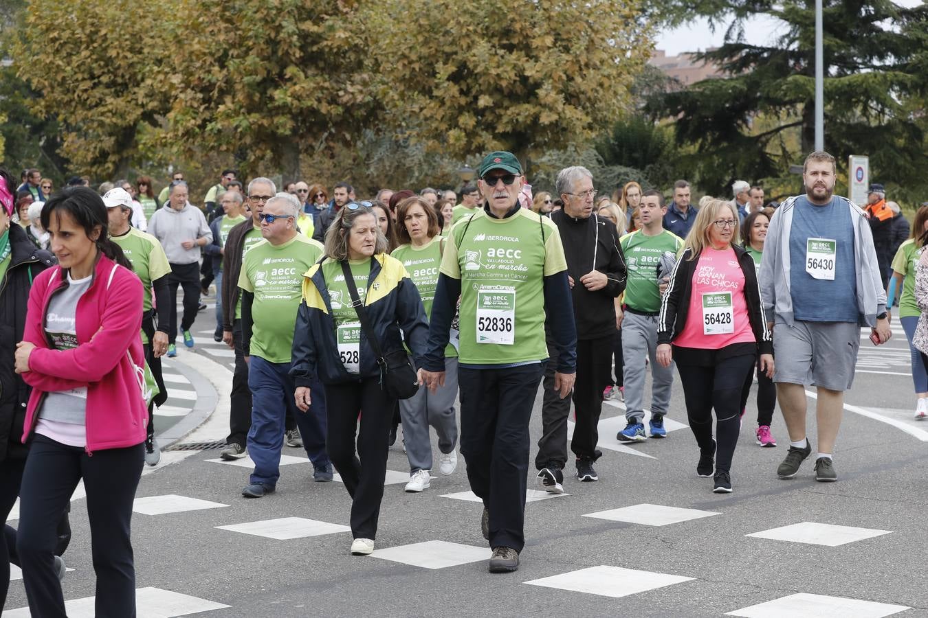 Participantes en la marcha contra el cáncer. 