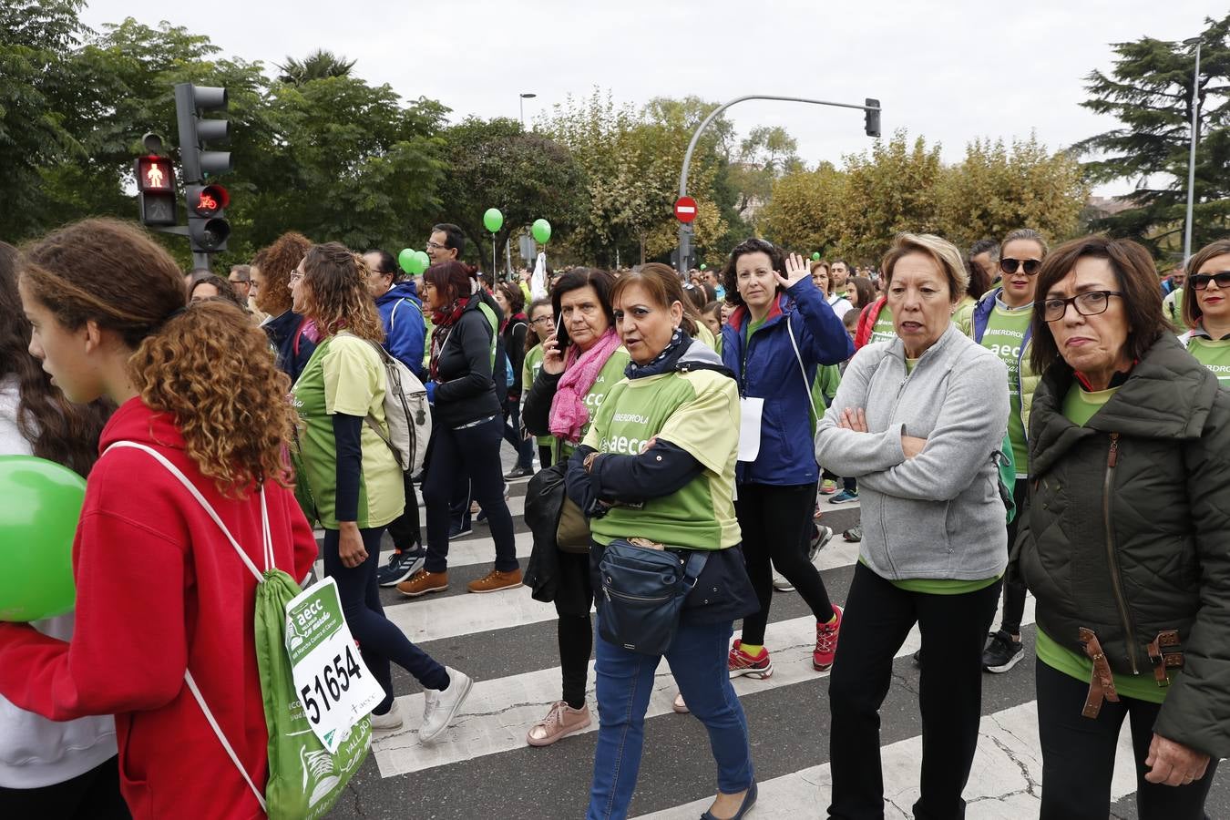 Participantes de la marcha contra el cáncer. 