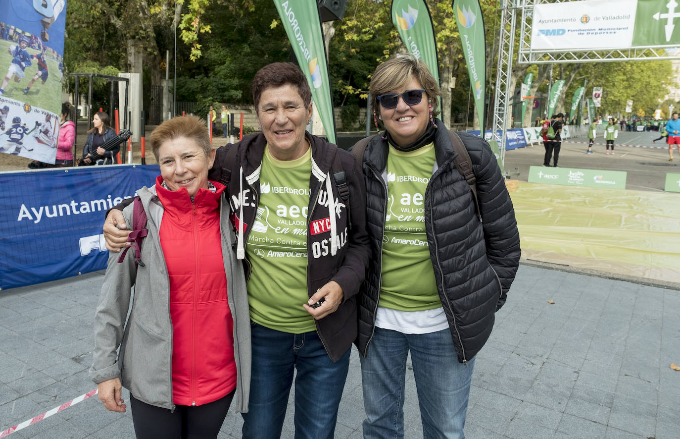 Participantes de la marcha contra el cáncer. 