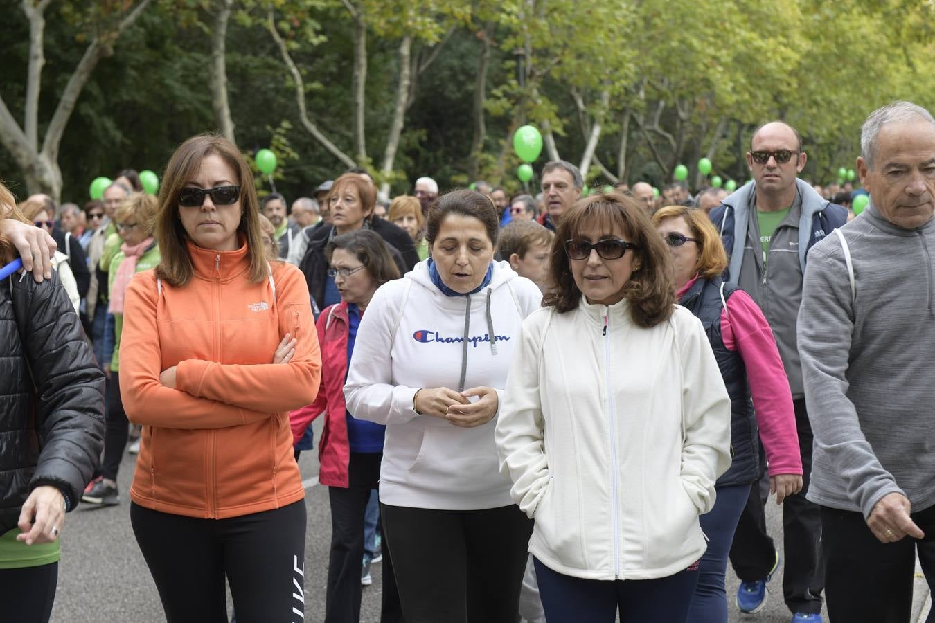 Participantes de la marcha contra el cáncer. 