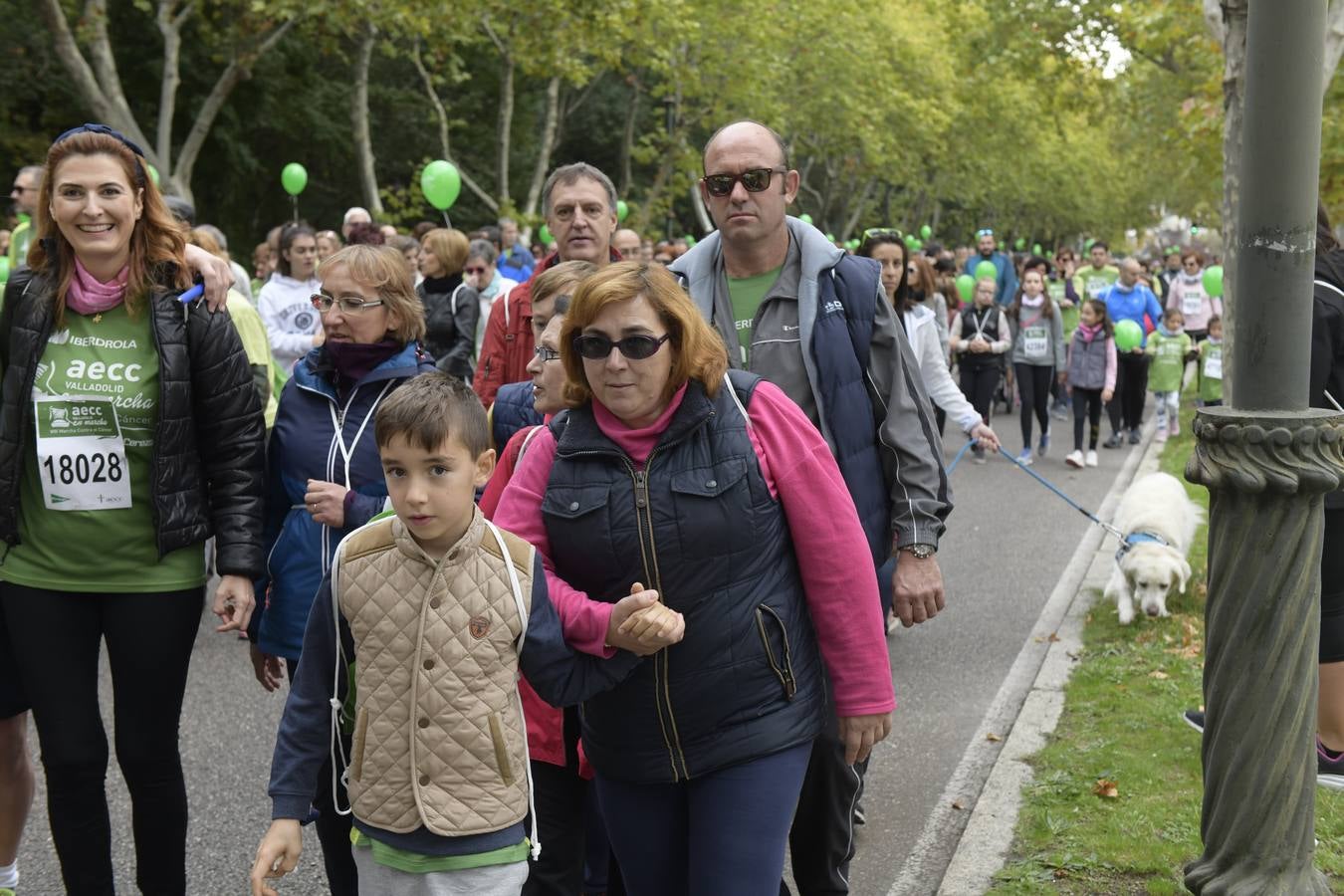 Participantes de la marcha contra el cáncer. 