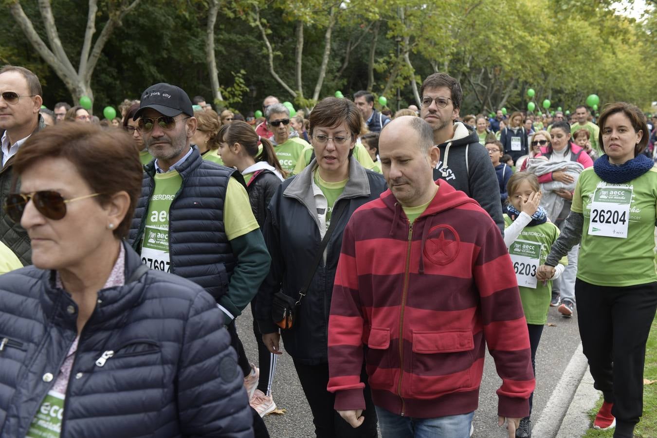 Participantes de la marcha contra el cáncer. 