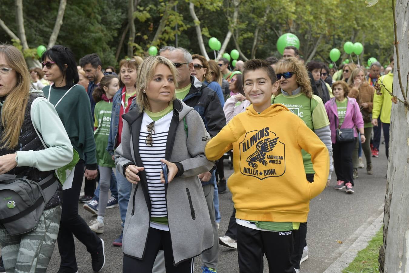 Participantes de la marcha contra el cáncer. 