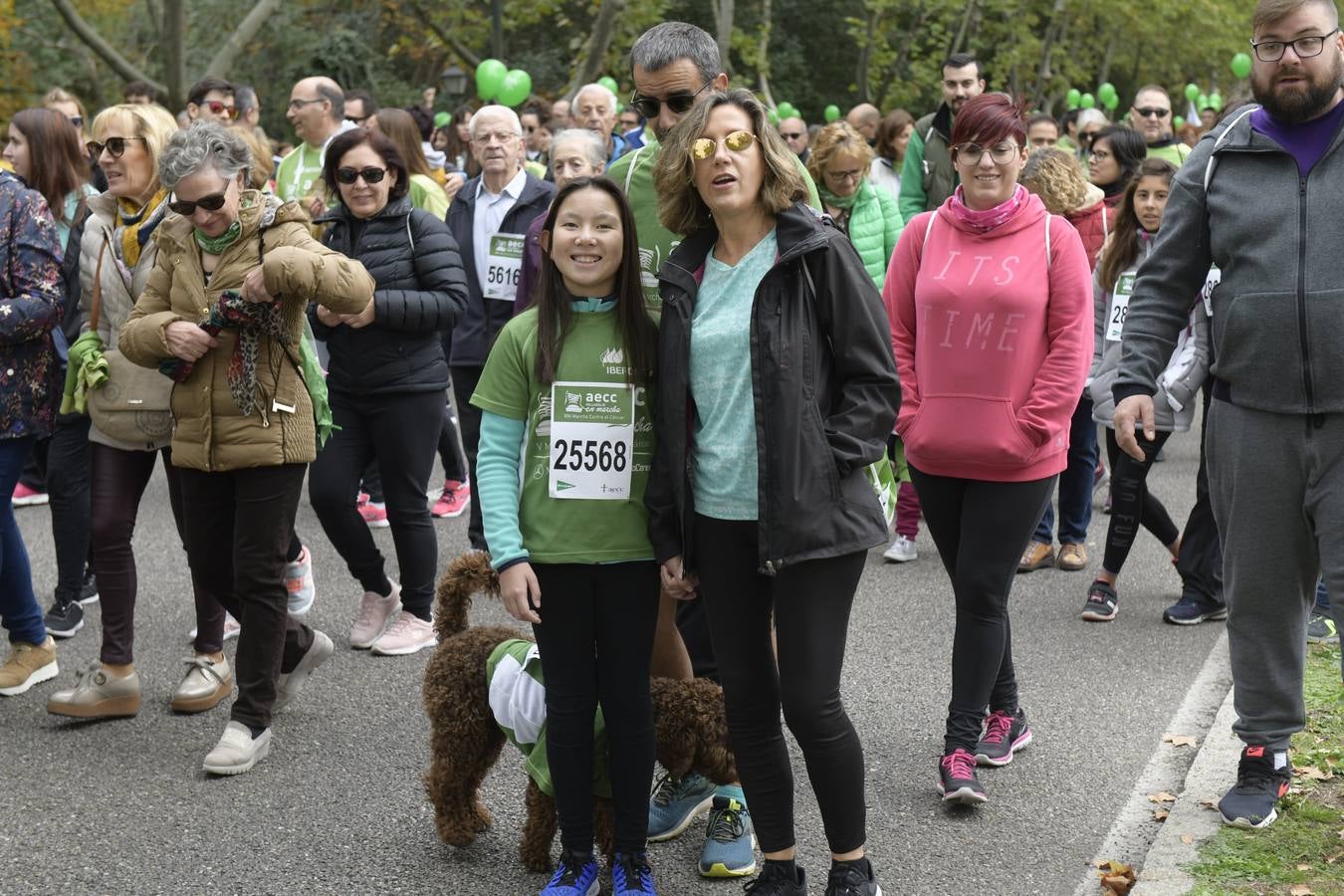 Participantes de la marcha contra el cáncer. 